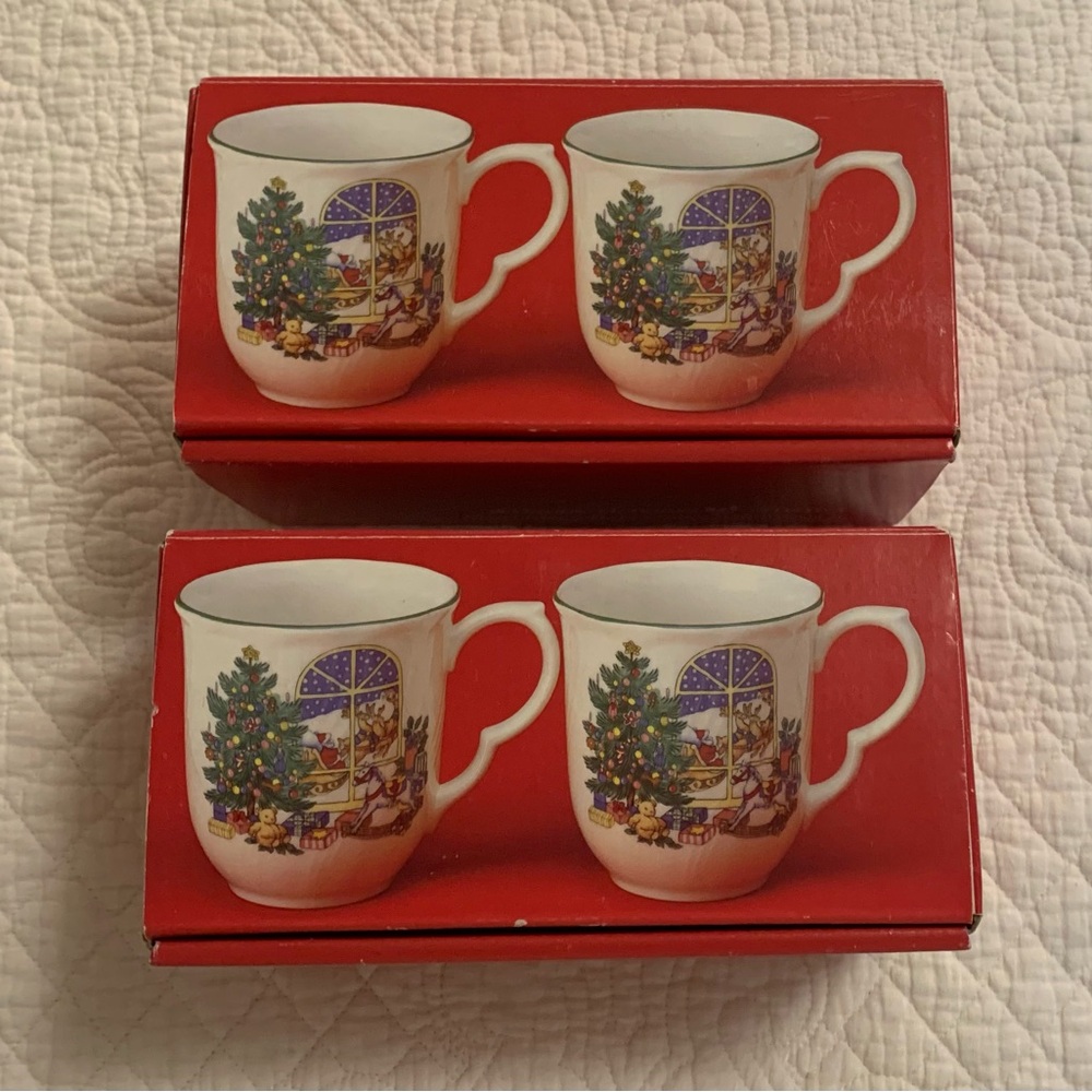 Vintage Nikko Ceramics Happy Holiday “Here Comes Santa” Variant Mugs